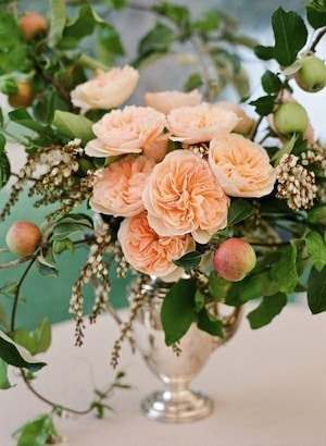 apple flower arangments with roses